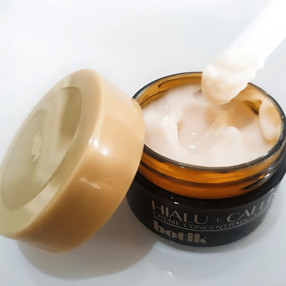 BOTIK Creme Concentrado para Área dos Olhos - Crema contorno occhi Acido ialuronico e Caffeina 15gr - o Boticário | Paradea