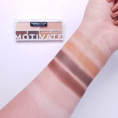 REVOLUTION Colour Play Shadow Palette - Palette di ombretti - Motivate