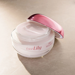 O BOTICÁRIO LOVE LILY Creme Acetinado Hidratante Corporal 250gr - Moisturizing body cream