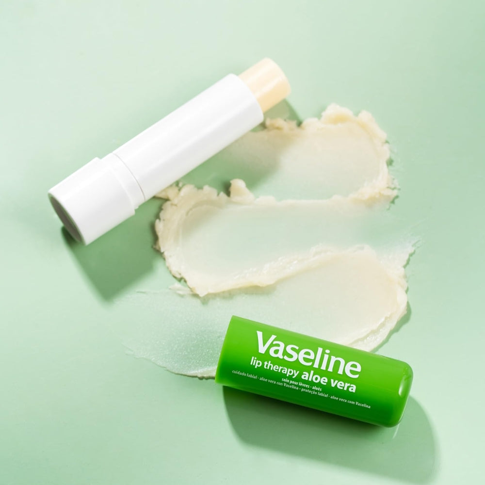 Vaseline Lip Therapy Aloe vera Lipstick - Burrocacao