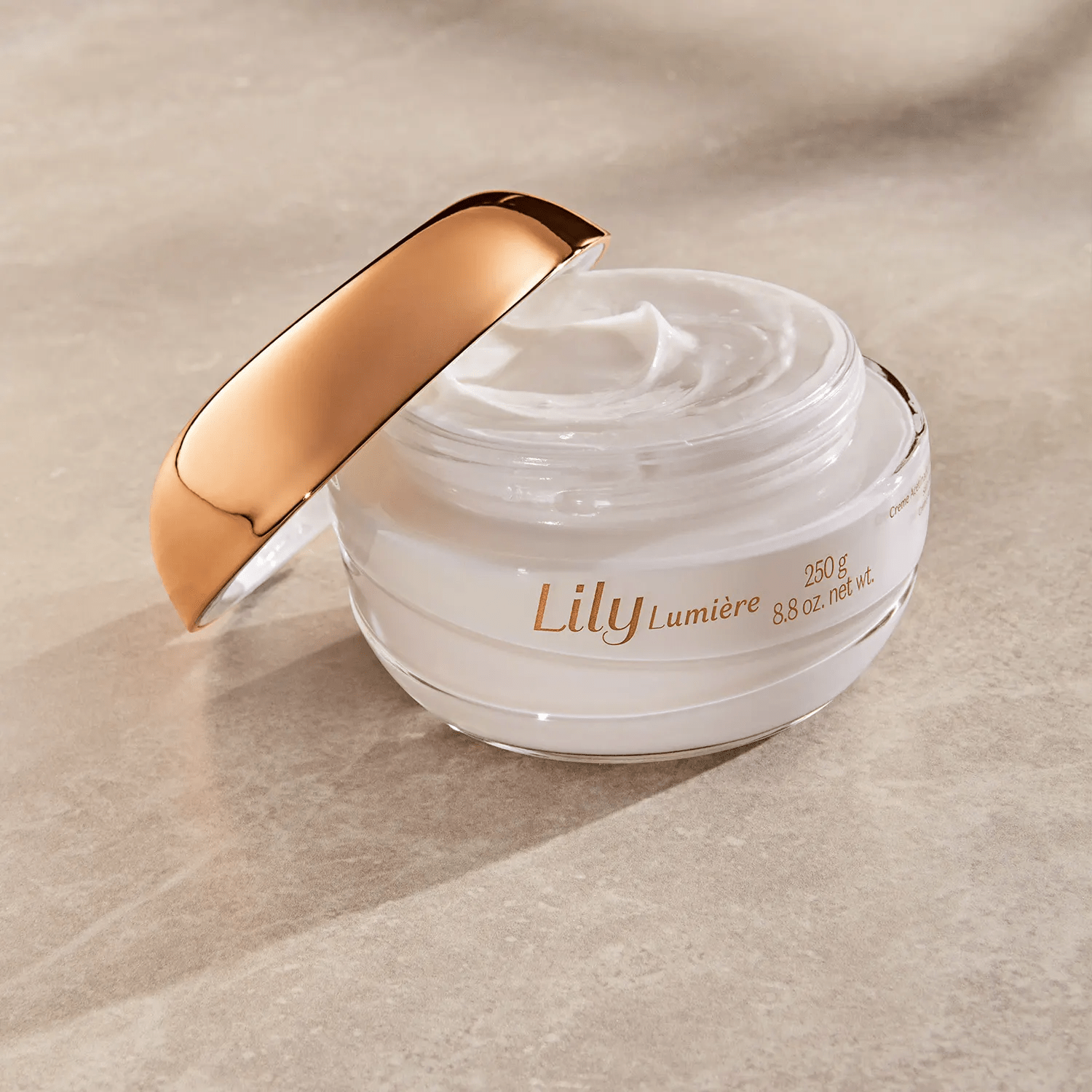 O Boticário Lily Lumière Acetinado – Crema Corpo Idratante 250g - o Boticário | Paradea