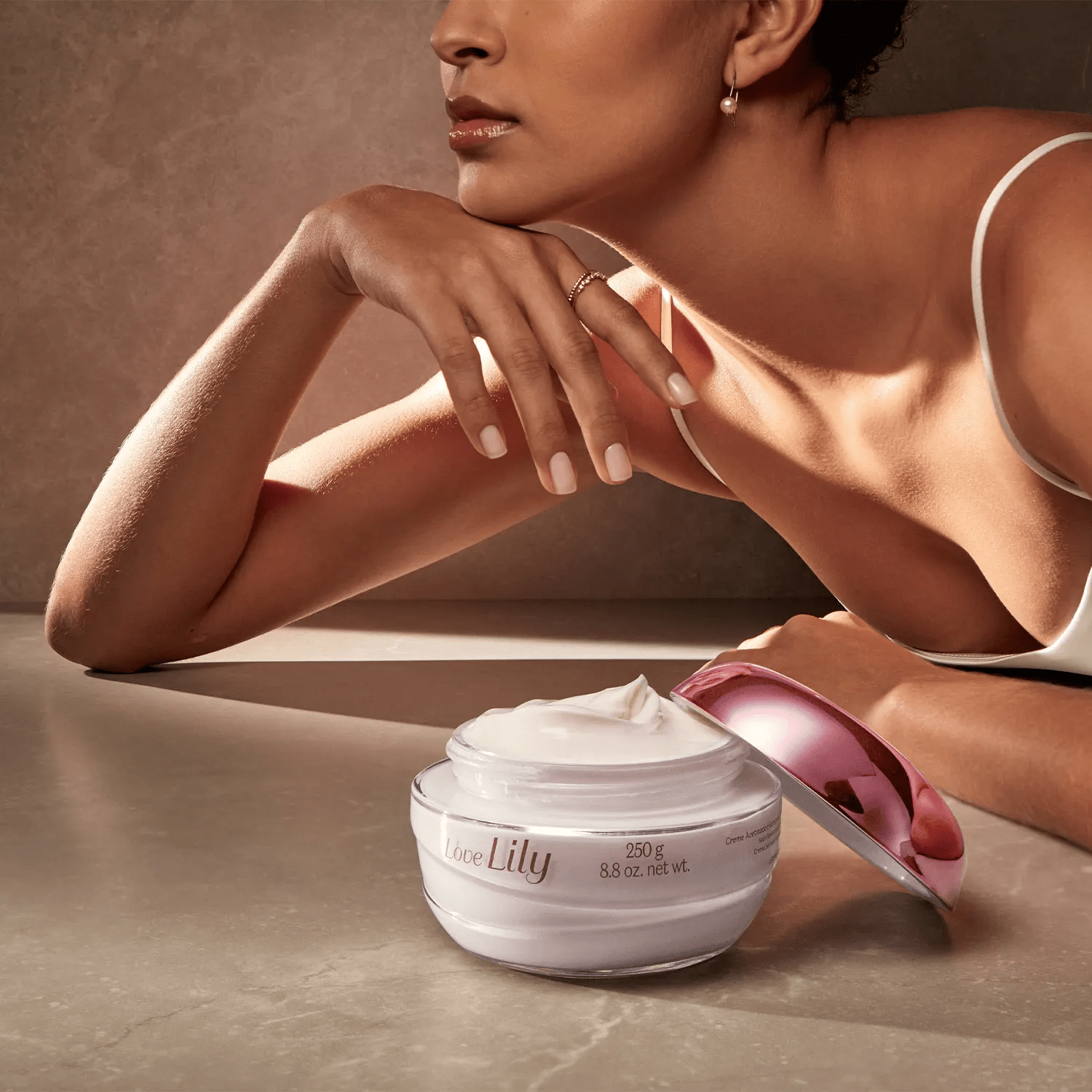 O BOTICÁRIO LOVE LILY Creme Acetinado Hidratante Corporal - Crema corpo idratante 250gr - o Boticário | Paradea
