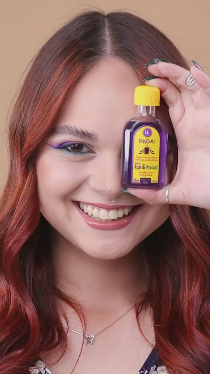 Carica video: Lola Cosmetics Pinga! Óleo Açaí &amp; Pracaxi - Olio capelli anti-crespo e protettivo 50ml