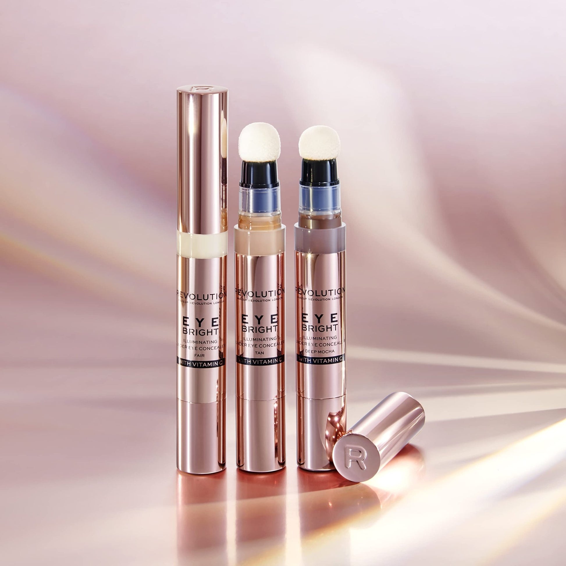 REVOLUTION Eye Bright Concealer - Correttore con spugnetta - Revolution Beauty London | Paradea